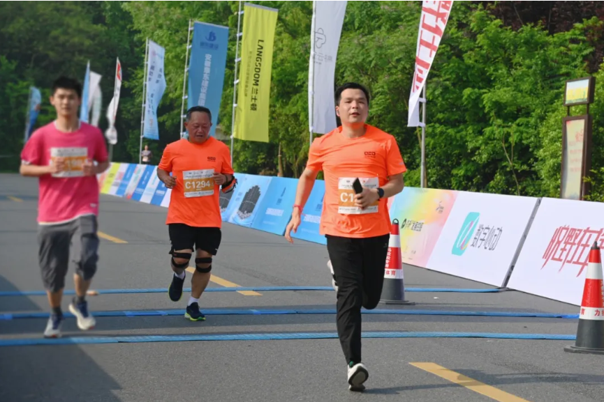 http://www.ls7437f.cn/Upload/ueditor/1714462695855452.png