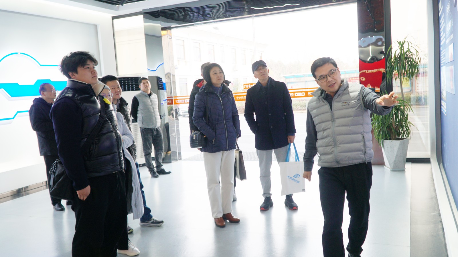 http://www.ls7437f.cn/Upload/ueditor/1735538537853869.jpg