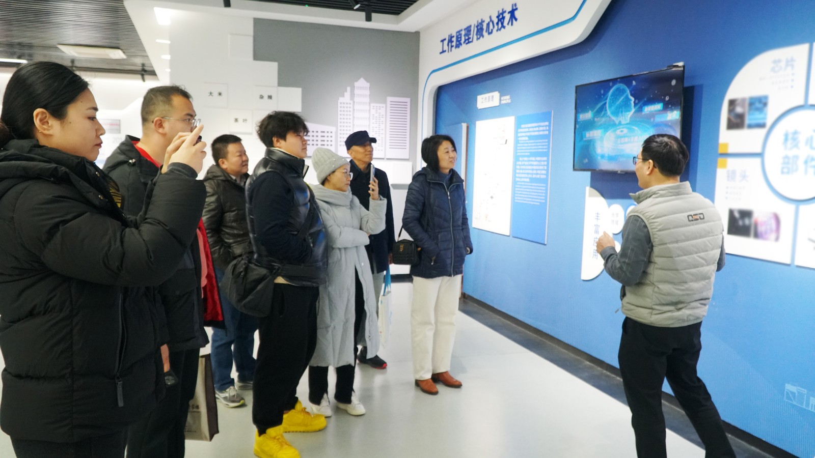 http://www.ls7437f.cn/Upload/ueditor/1735538558134339.jpg
