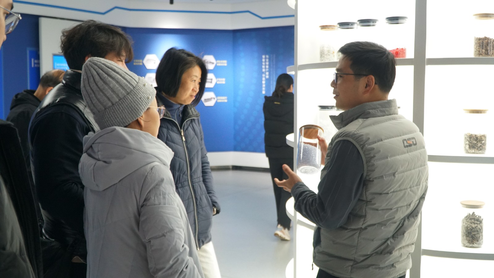 http://www.ls7437f.cn/Upload/ueditor/1735538564681552.jpg